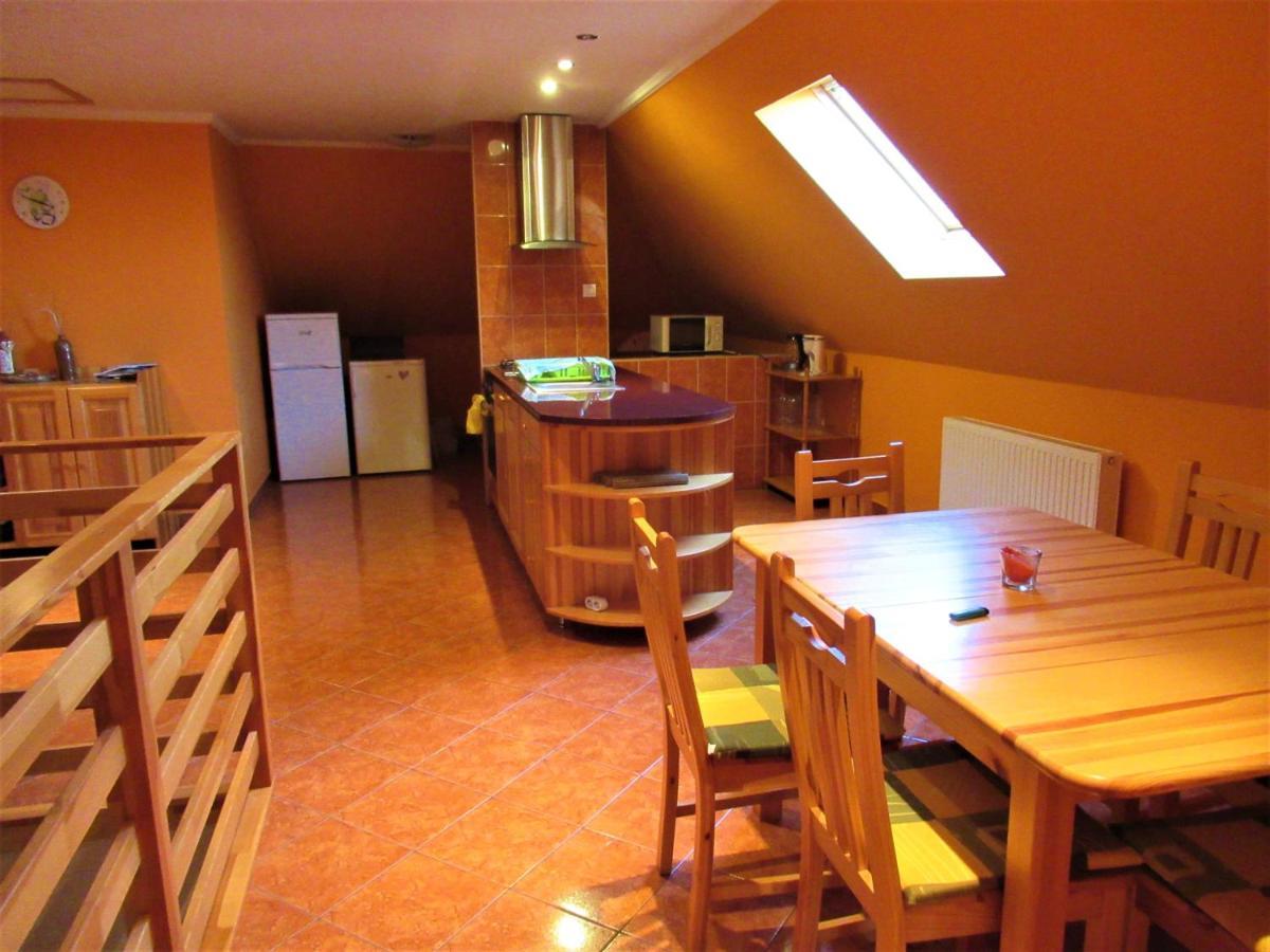 Menyhart Apartman Gyenesdiason 6 Fo Reszere Экстерьер фото